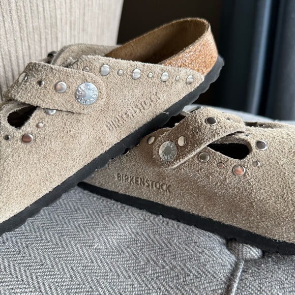 Boston Rivets - Picture 2 of 7